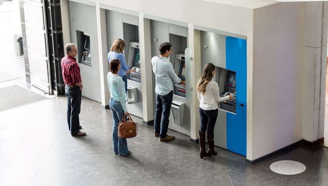 Bir mobil telefon hattının açılmasında radikal olarak değişen bir değişiklik, banka işlemleri ve otomatik sayaçlar: ATM olarak para çekmek için yeni kural - ekonominin haberlerini kırın