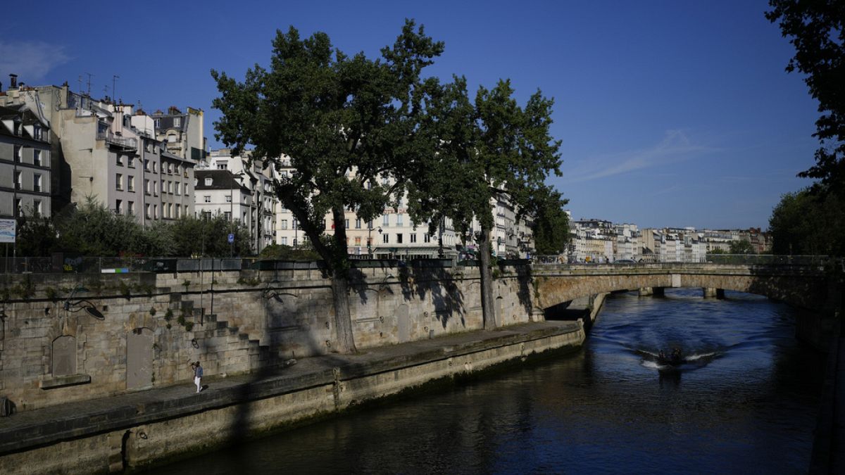 Seine Nehri'ndeki Olimpiyat öncesi triatlon etkinliği su kalitesi sorunları nedeniyle iptal edildi