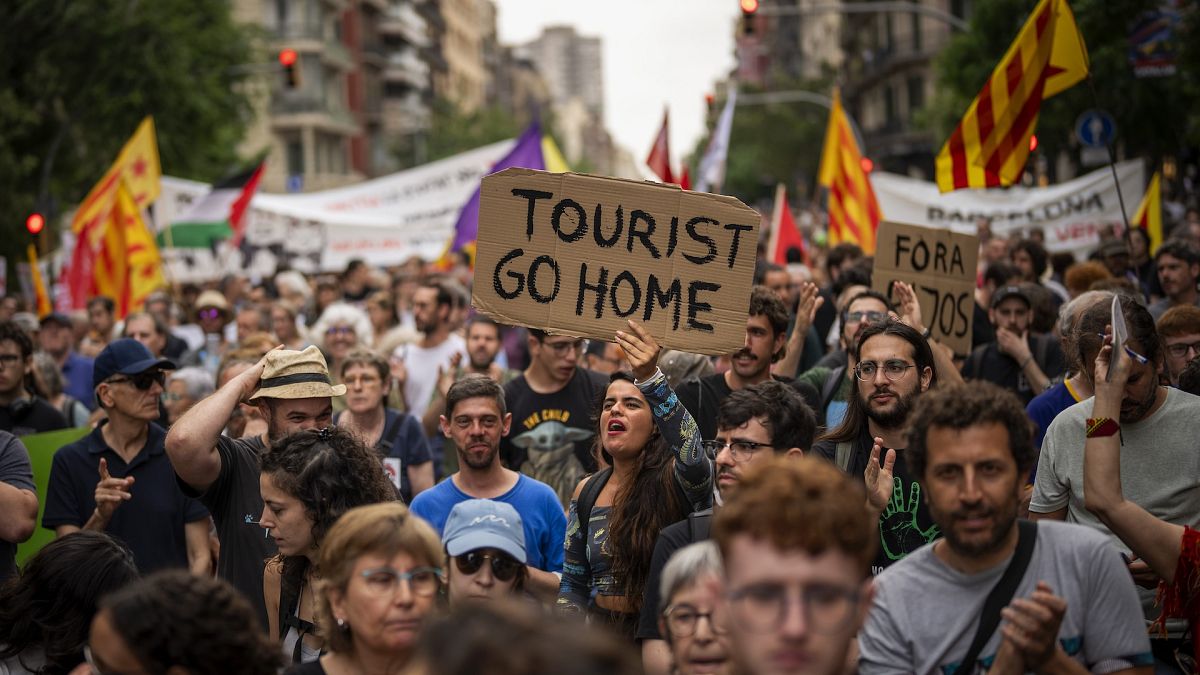 Barselona'nın ardından Valencia aşırı turizmi durdurmak için lisanslama planlarını başlattı