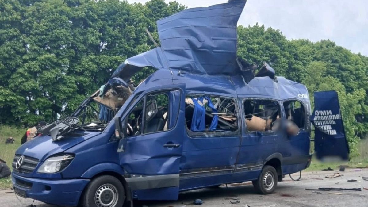 Rusya Sumi'de sivillerin bulunduğu otobüsü insansız hava aracıyla vurdu: 9 ölü