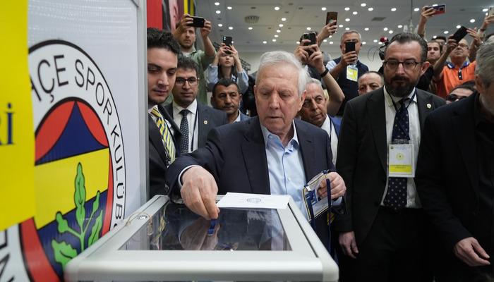 Fenerbahce taraftarları bu habere çok heyecanlandı!  Aziz Yıldırım adaylık hamlesi yaparak F.Bahçe'ye talimat verdi