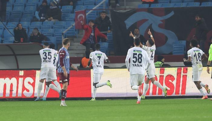 Kasımpaşalı futbolcular hep birlikte isyan etti! "Eğlenceli bir penaltı! İnanması zor"
