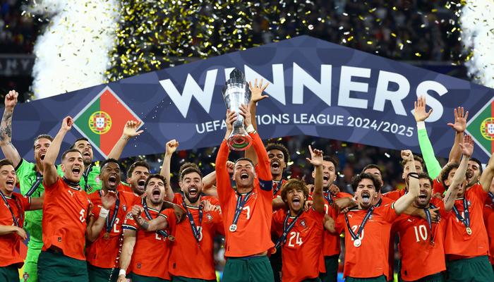 UEFA Uluslar Ligi finalini 40 yaşındaki Cristiano Ronaldo kaybetti! 17'lik Lamine Yamal'a kupa dersi verdi...