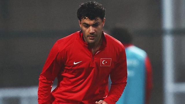 Galatasaray'a Şok Transfer! Ozan Kabak Sözleşmeyi İmzaladı