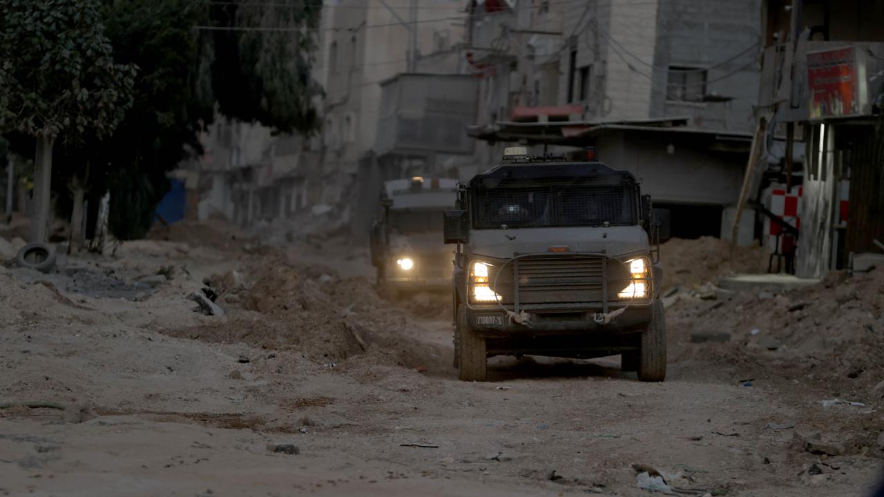 İsrail'in Batı Şeria'nın Tulkerim kasabasında araca düzenlediği drone saldırısında 3 kişi hayatını kaybetti