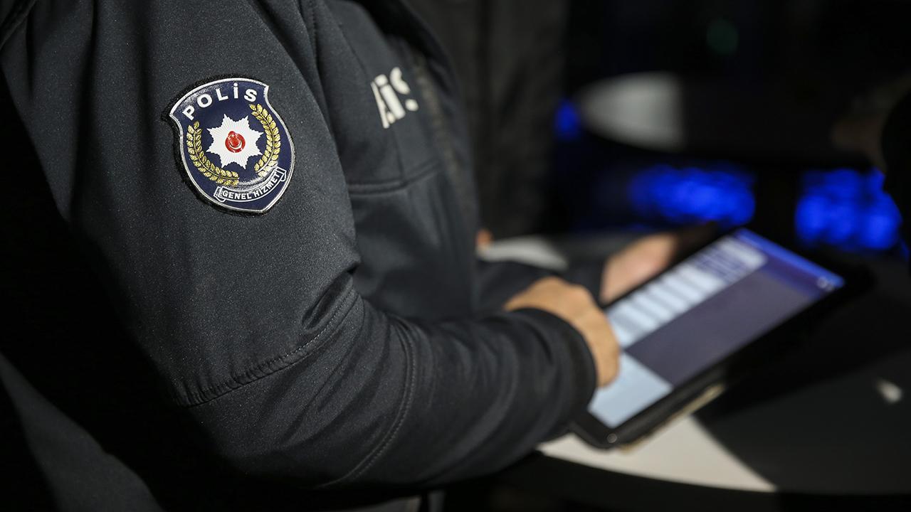 Yanlış yöne giderek trafiği tehlikeye sokan sürücü cezasız kalmadı