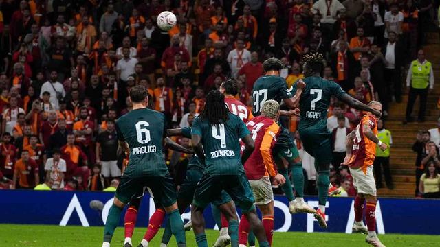 Galatasaray Elendiği Kocaelispor Maçını 1-0 Kazanarak Liderliğe Yükseldi