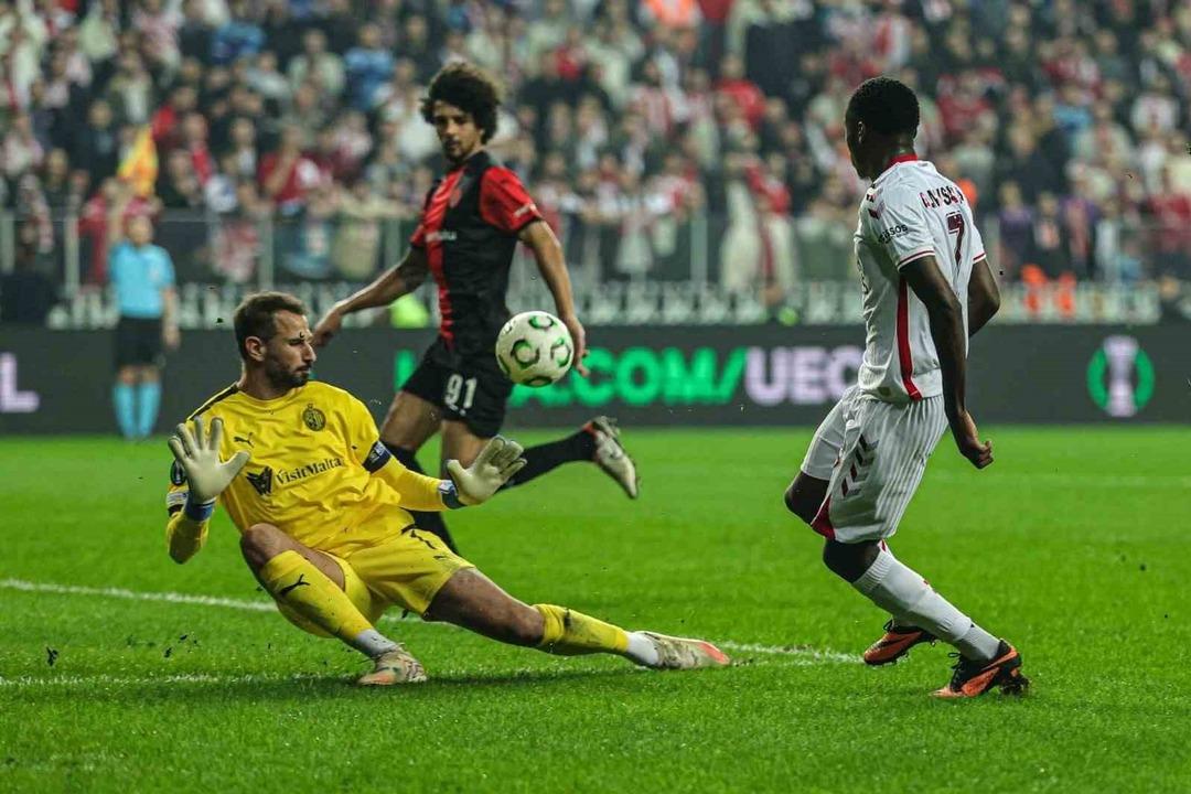 Samsunspor temsilcimiz tarih yazmaya devam ediyor! Hamrun Spartalılarını geride bıraktık ve Avrupa'da liderlik için yarışıyoruz... 2